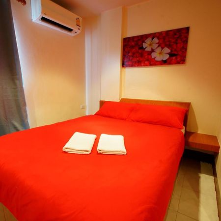 Walking Street Guest House Pattaya Zimmer foto